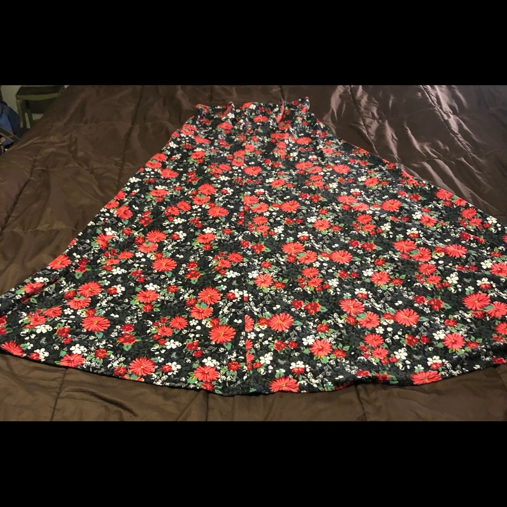Lularoe 2XL Maxi, black,white,grey,red,green. EC